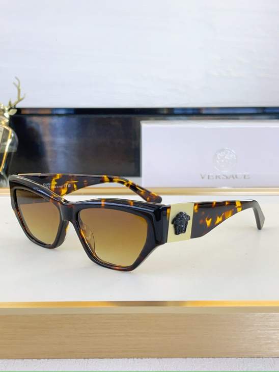Picture of Versace Sunglasses _SKUfw80050200fw